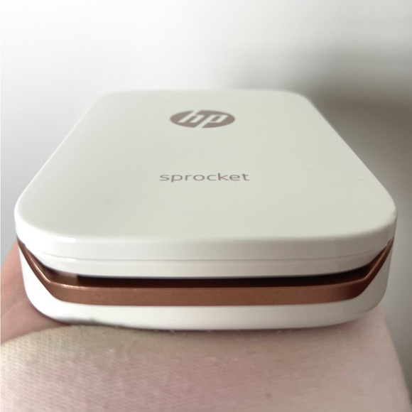 HP SPROCKET 100 PHOTO PORTABLE PRINTER 2x3 - Picture 2 of 4